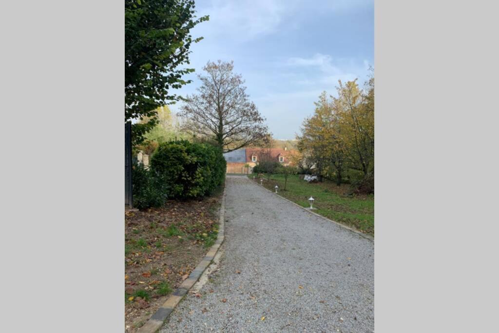 Le Lodge Des Villettes Jouy-le-Moutier Exterior foto